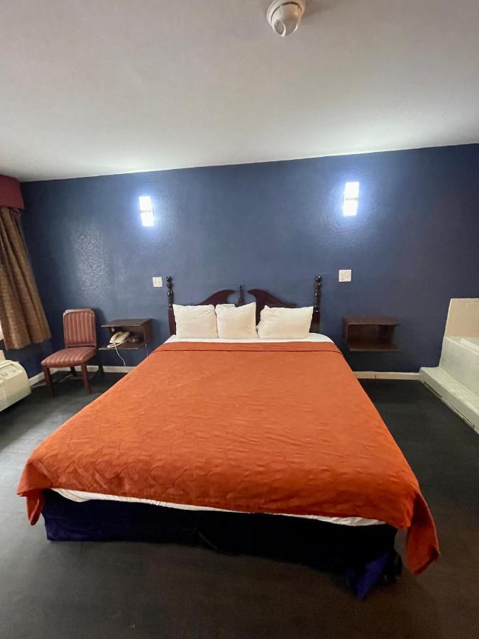 Key West Inn - Roanoke Экстерьер фото