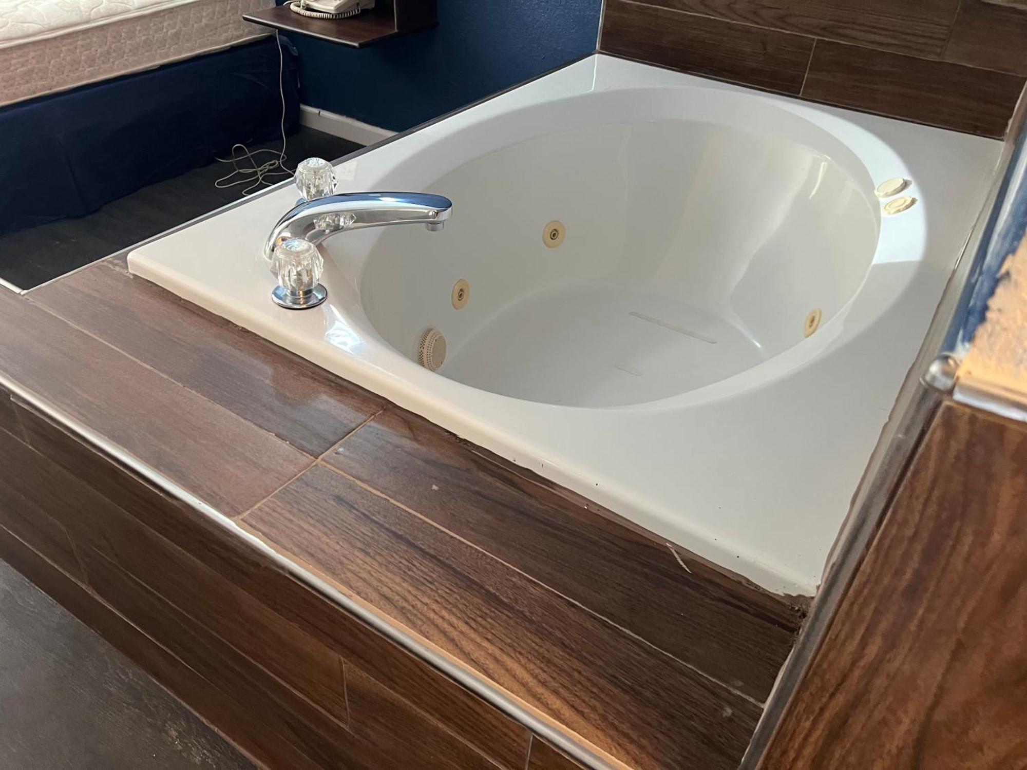 Key West Inn - Roanoke Экстерьер фото