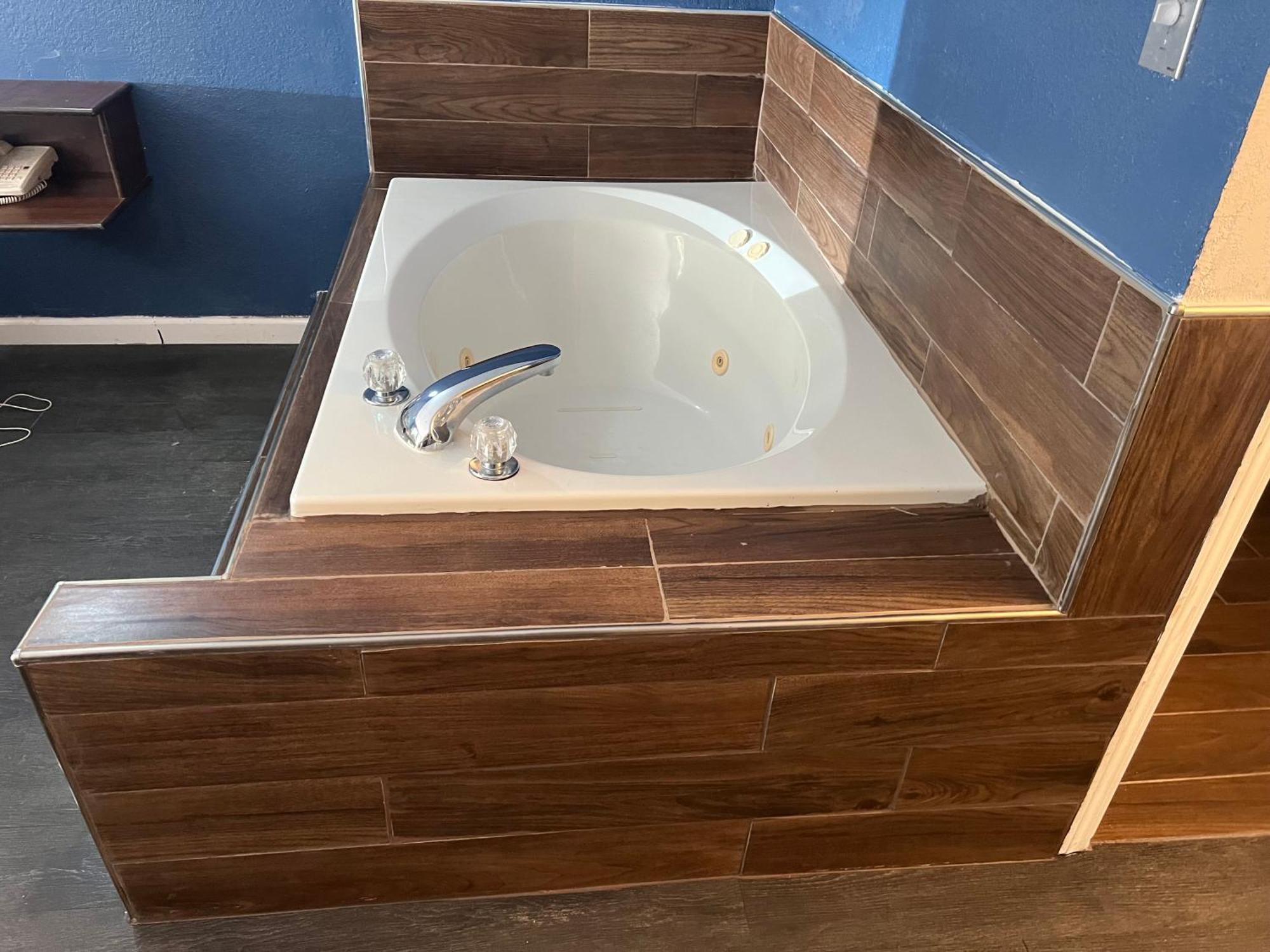 Key West Inn - Roanoke Экстерьер фото