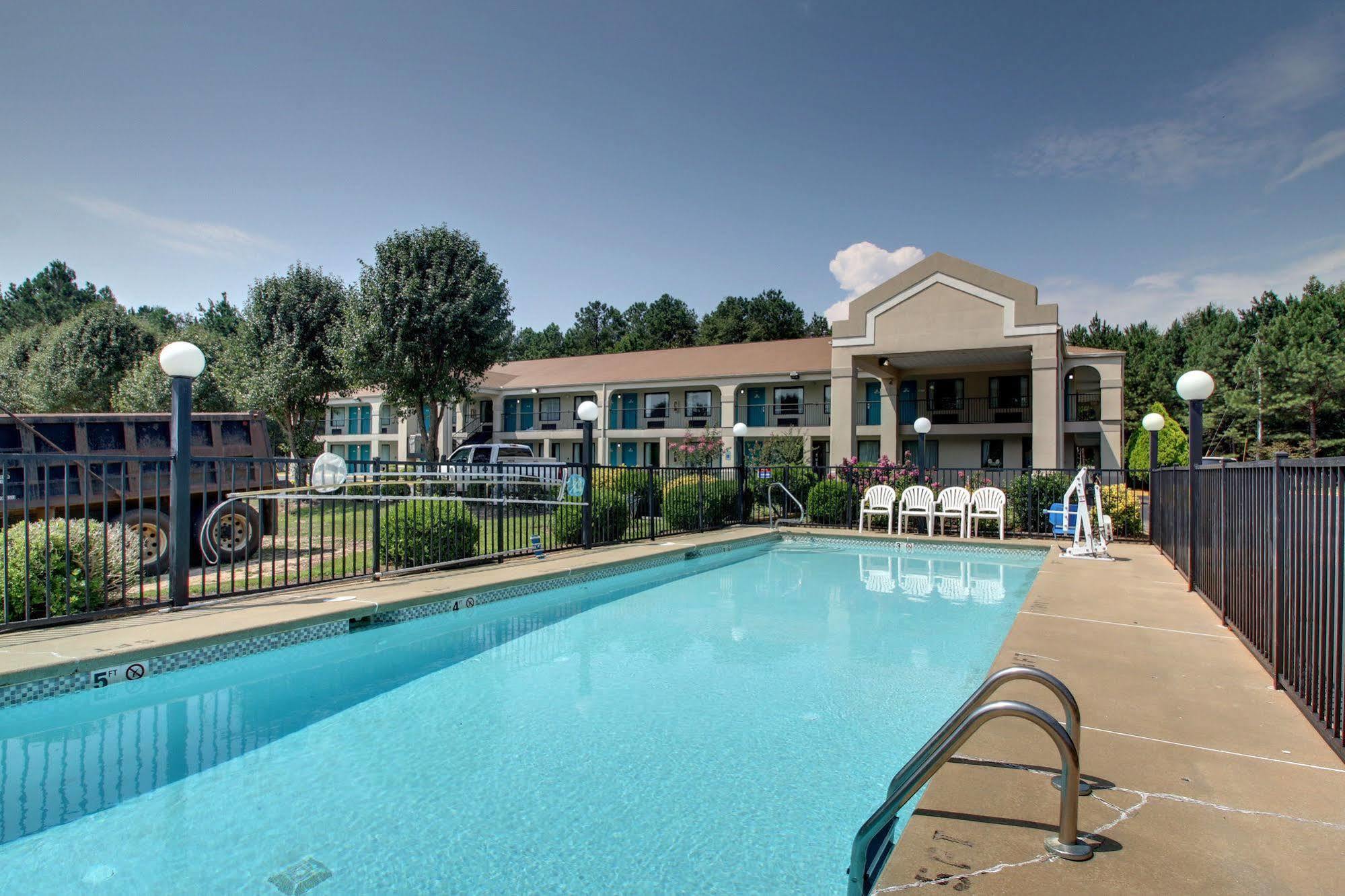 Key West Inn - Roanoke Экстерьер фото