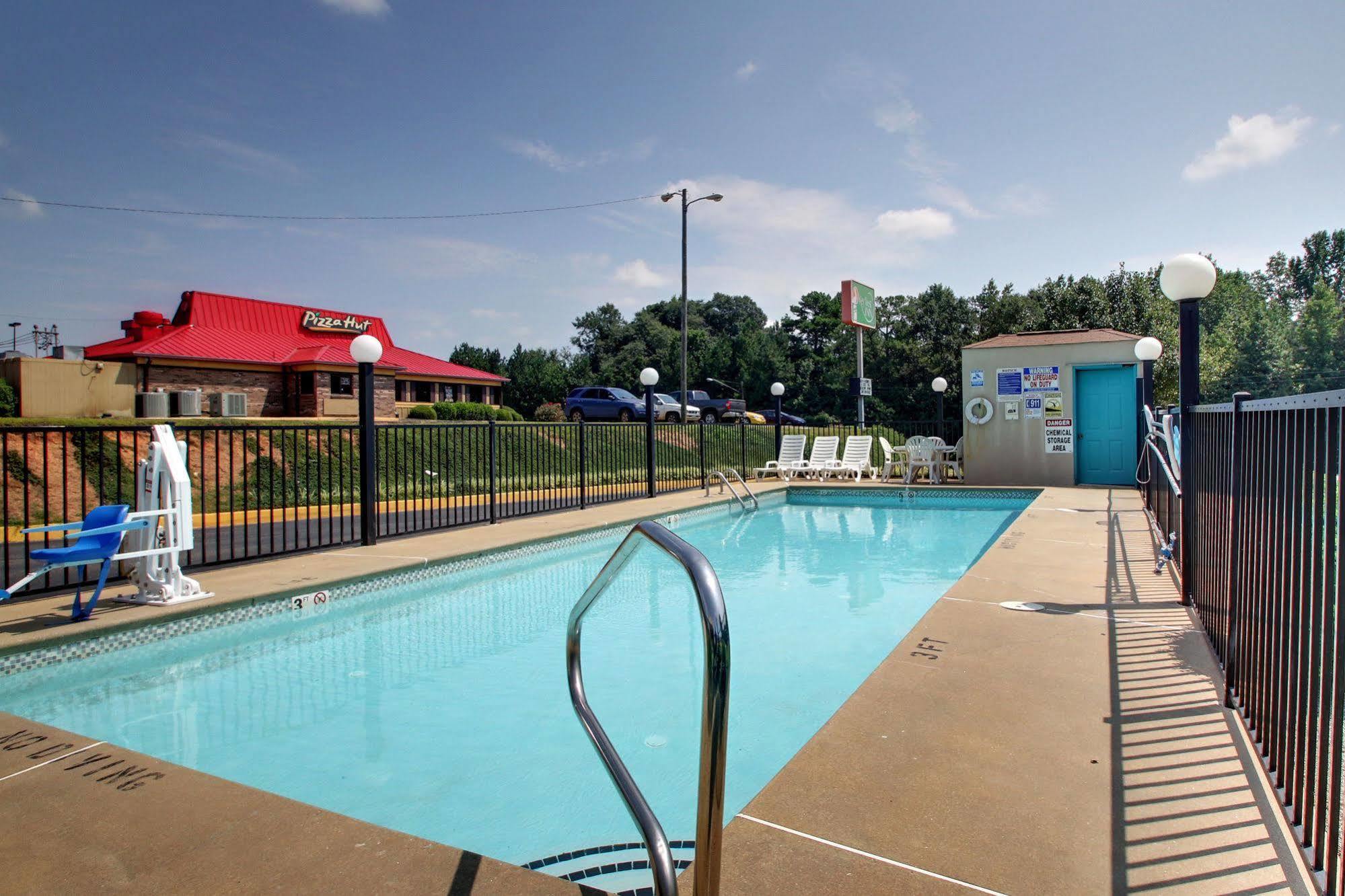 Key West Inn - Roanoke Экстерьер фото